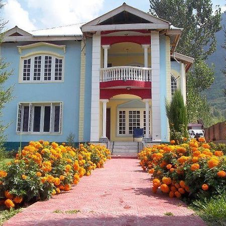 Asif Guest House Srīnagar Buitenkant foto