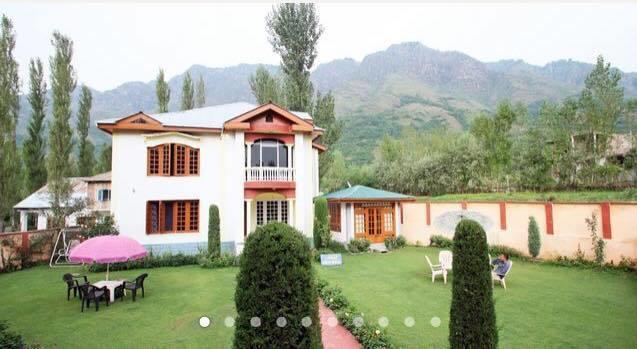 Asif Guest House Srīnagar Buitenkant foto